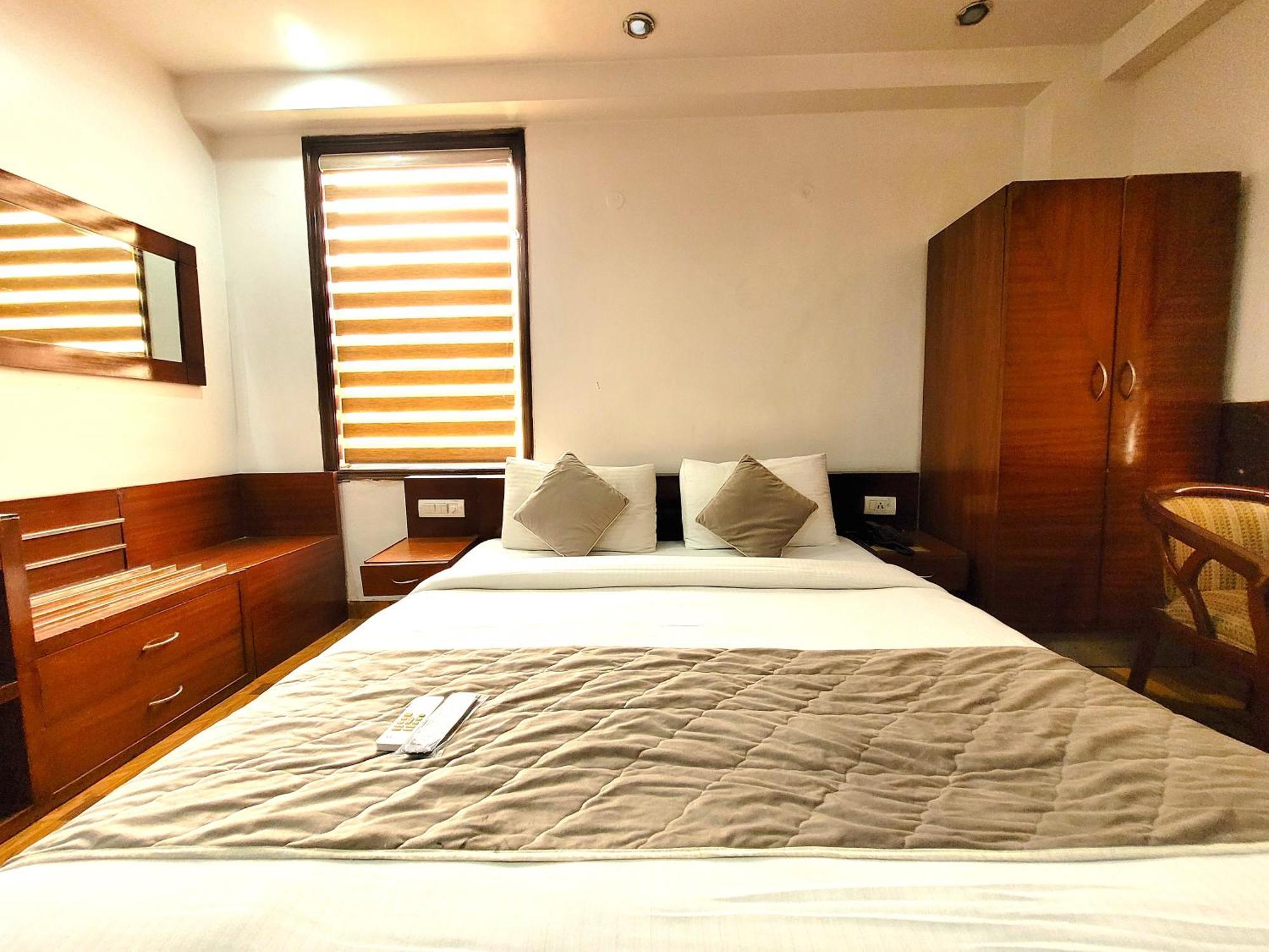Hotel The Daanish Residency - Karol Bagh New Delhi Exterior photo